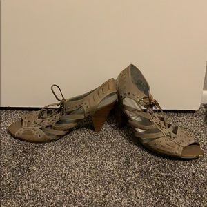 Women’s size 12 heel